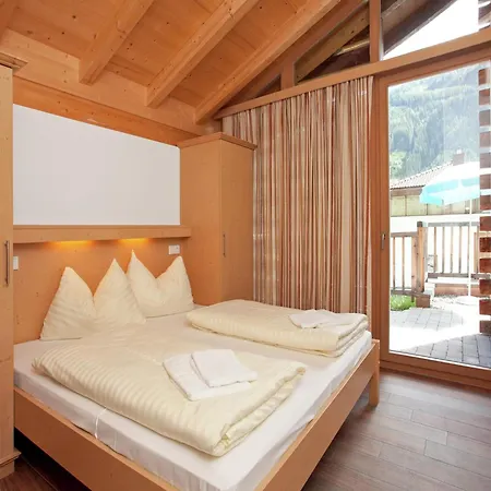 Chic Wald In Pinzgau With Pool Wald im Pinzgau