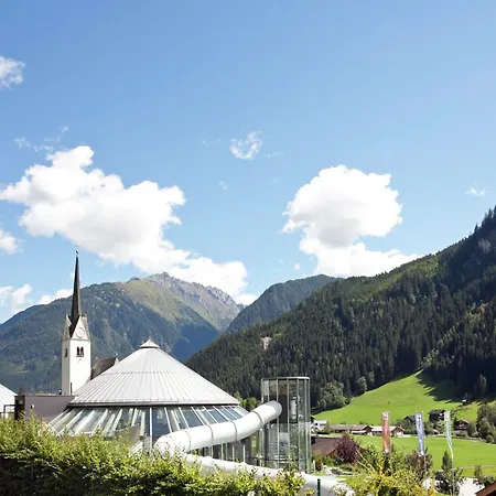 Chic Wald In Pinzgau With Pool * Wald im Pinzgau